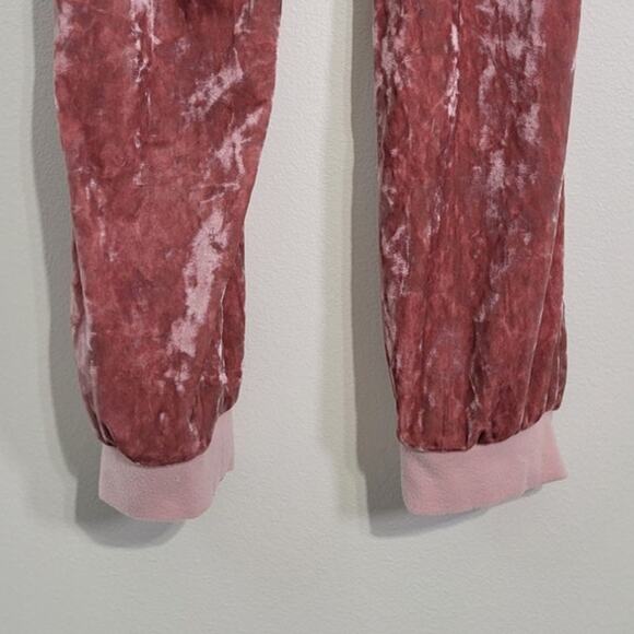 Betsey Johnson Pajamas Womens Medium 2 Piece Set Crushed Pink Velvet Pajamas - Picture 9 of 11